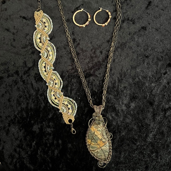 Curated Jewelry Set #19 - Necklace, Bracelet, Earrings (khaki/green/gold/ivory) - Picture 1 of 9